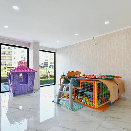 Crown Town 1 Bedroom Just 200m From The Sea In Kestel, Апартаменти Аланія